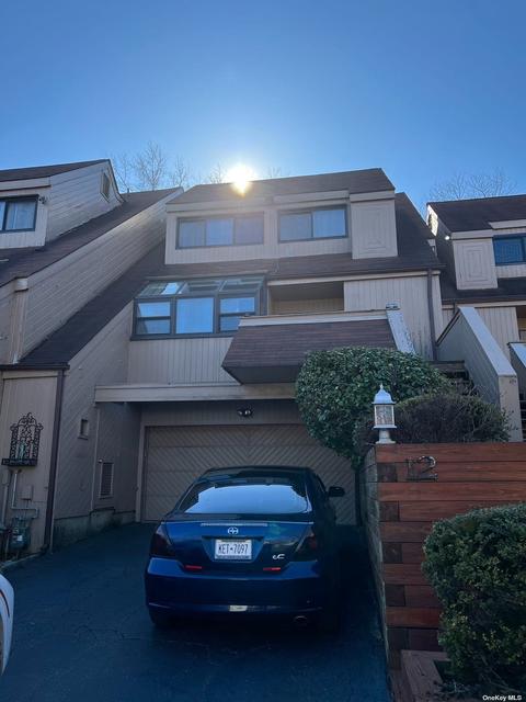 12 John Bean Ct, Port Washington, NY 11050
