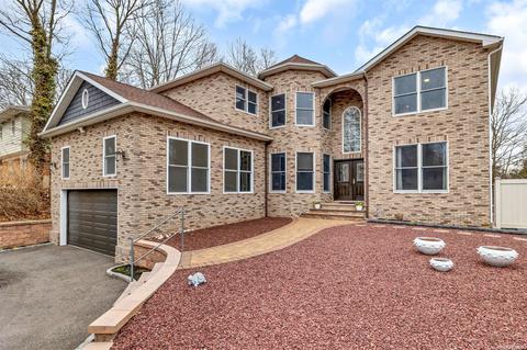1 Rumford Rd, Kings Park, NY 11754