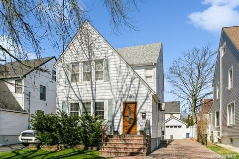 33 Liggett Rd, Valley Stream, NY 11581