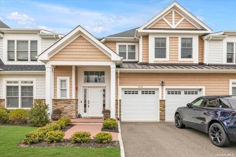 55102 Spruce Pond Cir #0, Plainview, NY 11803