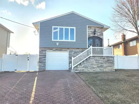 2370 Beverly Rd, Wantagh, NY 11793