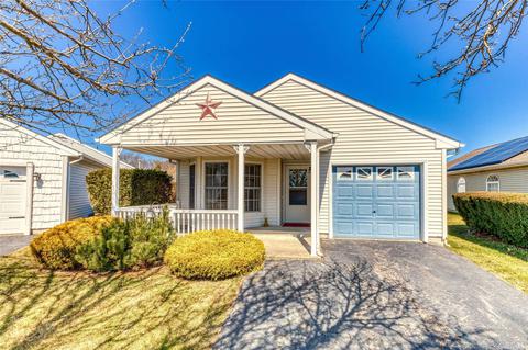 12 Willow #12, Manorville, NY 11949