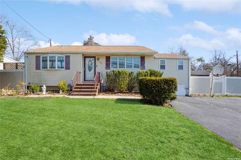 91 Terry Rd, Sayville, NY 11782