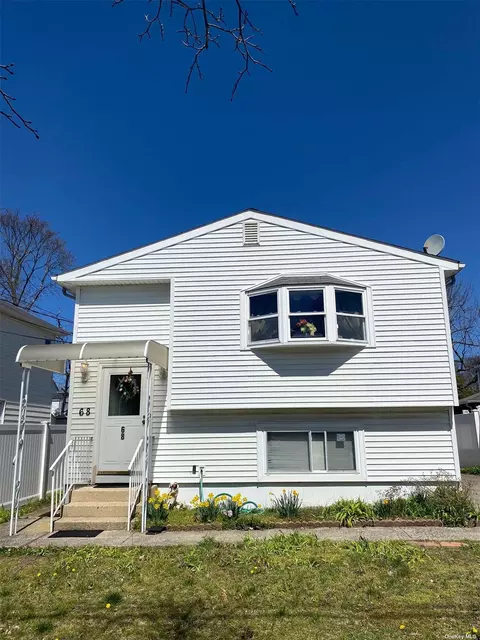 68 Independence Ave, Freeport, NY 11520