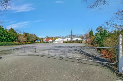 Gillette Avenue, Blue Point, NY 11715