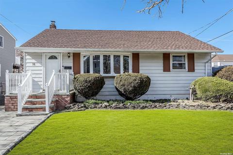 74 Nevada St, Hicksville, NY 11801