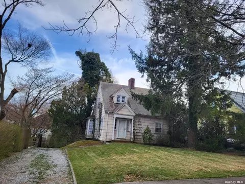 336 Kenmore Rd, Douglaston, NY 11363