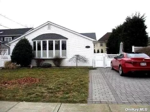 3017 Fortesque Ave, Oceanside, NY 11572