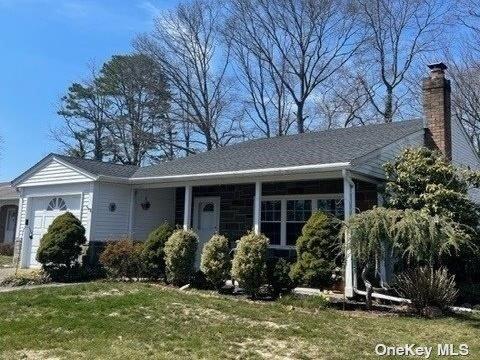 141 Wesleyan Ln #141, Ridge, NY 11961