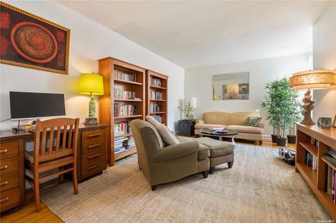39-55 51st St #6D, Woodside, NY 11377