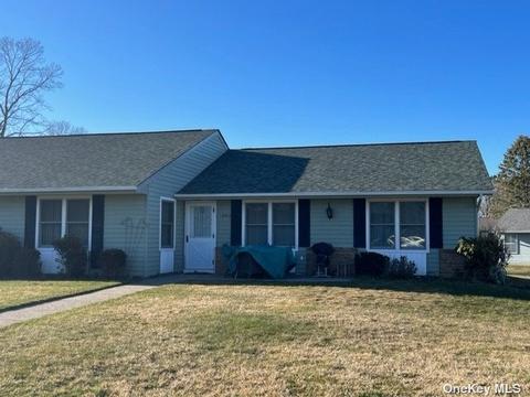 431 Falmouth Ct #B, Ridge, NY 11961