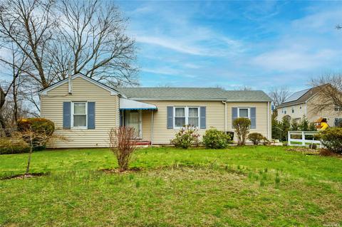 5 Crooked Hill Rd, Huntington, NY 11743