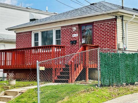 85-29 259th St, Floral Park, NY 11001