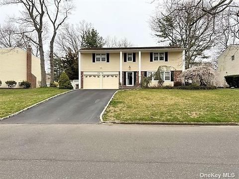 65 Hurtin Blvd, Smithtown, NY 11787