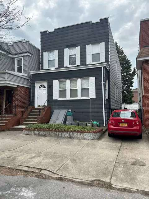 78-20 74th St, Glendale, NY 11385