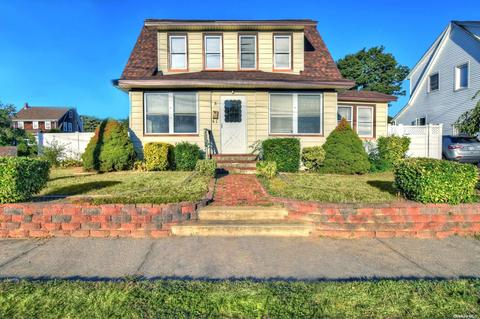 3 Grenville Ave, Patchogue, NY 11772