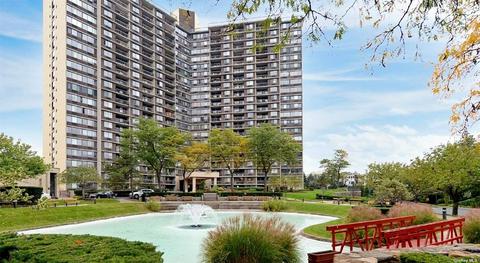 1 Bay Club Dr #9O, Bayside, NY 11360