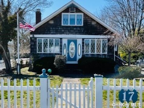 17 S Summit Ave, Patchogue, NY 11772 photo 1