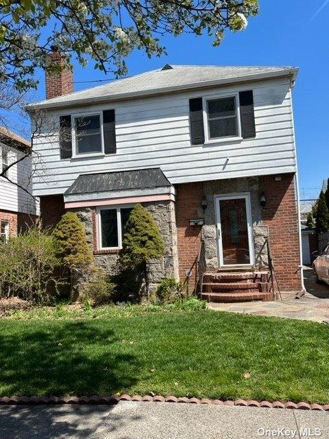 58-07 211th St, Bayside, NY 11364