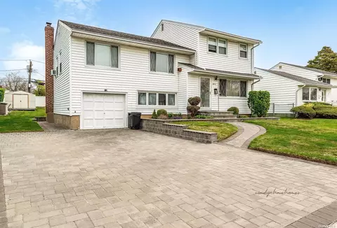 3577 Summer Dr, Wantagh, NY 11793