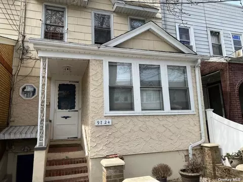 97-24 81st St, Ozone Park, NY 11416