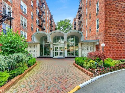 54-40 Little Neck Pkwy #2-D, Little Neck, NY 11362