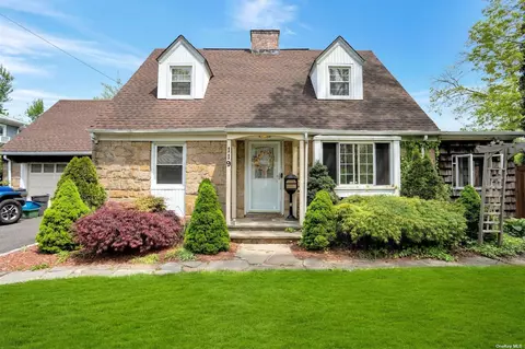 119 Woodview Rd, West Hempstead, NY 11552