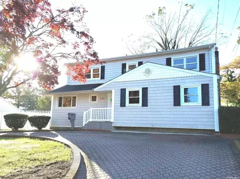 238 Cooper Rd, North Babylon, NY 11703