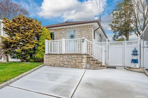 56 Sunset Ave, Farmingdale, NY 11735