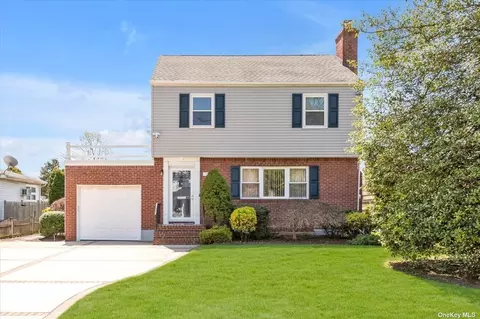 652 Scranton Ave, East Rockaway, NY 11518