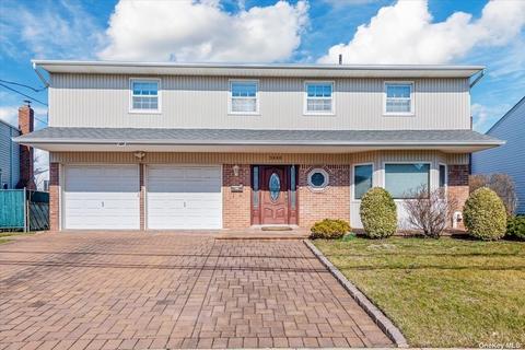 3886 Sally Ln, Oceanside, NY 11572