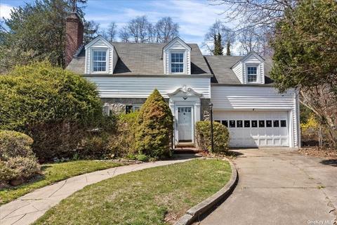4 Mead St, Hempstead, NY 11550