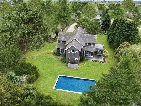 80 Hedges Ln, Sagaponack, NY 11962