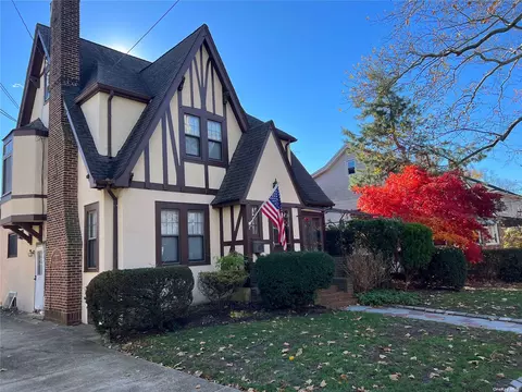 401 Summit Ave, Cedarhurst, NY 11516