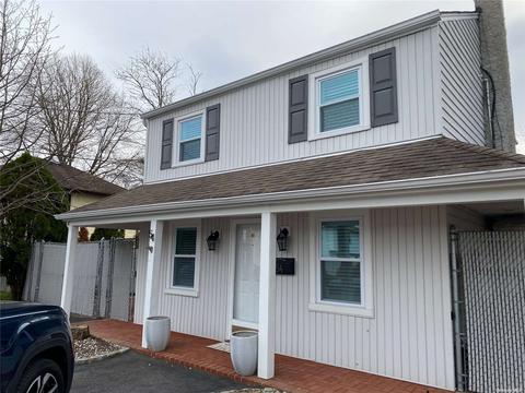 54 W 6th St, Deer Park, NY 11729