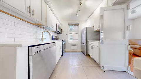 9411 Shore Rd #4L, Brooklyn, NY 11209