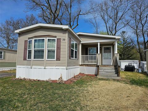 1964 39 River Rd, Calverton, NY 11933