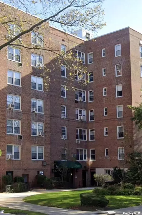 26-10 Union St #6G, Flushing, NY 11354
