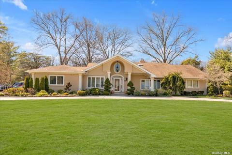 8 Linden Ln, Old Westbury, NY 11568