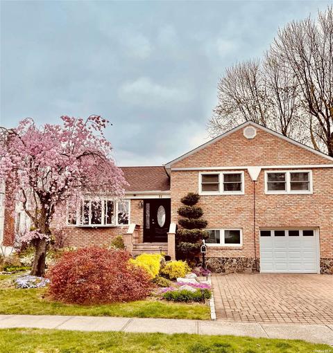 11 Barbara Dr, Syosset, NY 11791
