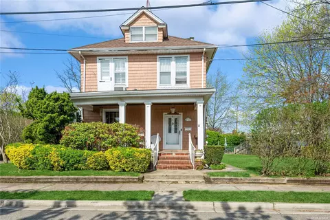 16 High St, Valley Stream, NY 11581