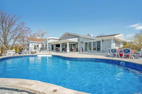 257 Grand Central Ave, Amityville, NY 11701