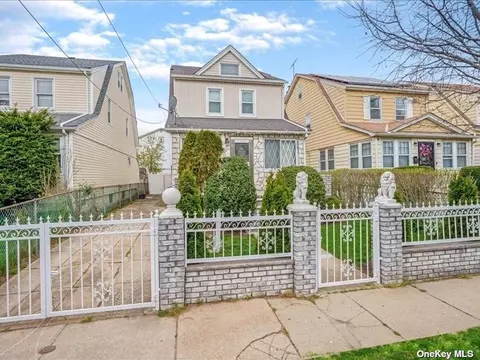 105-16 223rd St, Queens Village, NY 11429