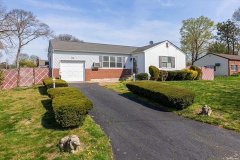 55 Jaycox Ave, Islip, NY 11751