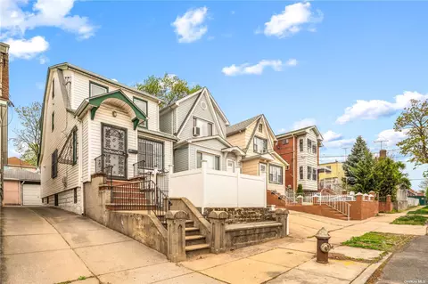 25-56 124th St, Flushing, NY 11354