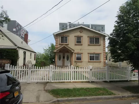 135-17 140th St, South Ozone Park, NY 11436