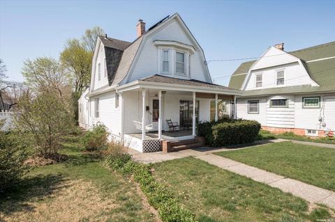 322 Secatogue Ave, Farmingdale, NY 11735