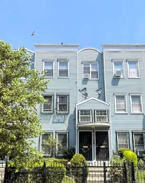 887 Hancock St, Brooklyn, NY 11233