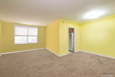 33-44 91st St #1V, Jackson Heights, NY 11372