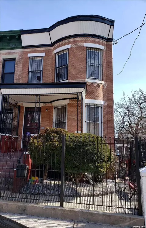575 Barbey St, Brooklyn, NY 11207